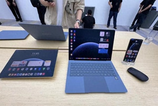 东莞股票配资平台官网 特朗普, 搬起石头, 砸了HP、DELL的脚?